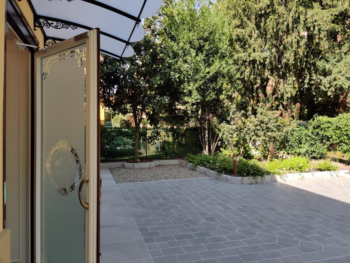 Отель La Bella Modena Centro Экстерьер фото